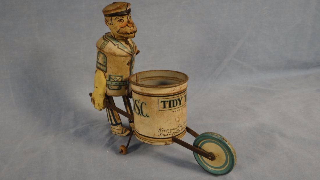 Louis Marx tin windup toy, Tidy Tim, rare