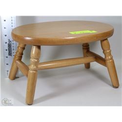 VINTAGE WOOD MILKING STOOL