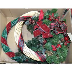 BOX WITH TWO CHRISTMAS WREATHS