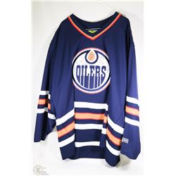 CCM SIZE XL OILERS JERSEY WITH 2007 PLAYERS