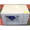 Image 1 : DANBY 700WATTS MICROWAVE WITH MANUAL