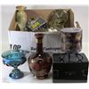 Image 1 : BOX OF ESTATE GLASS WEAR INC CARNIVAL GLASS ECT