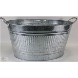 OVAL METAL TUB WITH HANDLES