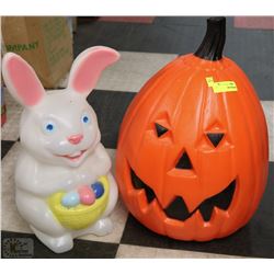 LOT OF TWO LIGHT UP DECORATIONS