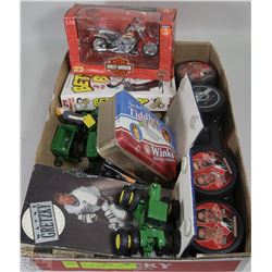 FLAT OF ASSORTED ESTATE COLLECTIBLES
