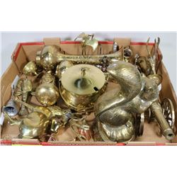 FLAT OF BRASS COLLECTABLES