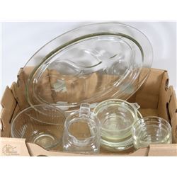 BOX OF PYREX DISHES AND PLATTER