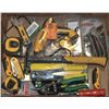 Image 1 : FLAT OF TAPE MEASURES/SNIPS/HAMMER/KNIVES/ETC