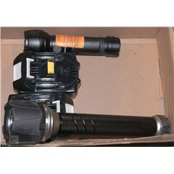 FLAT WITH 2 FLASHLIGHTS/2 MAKITA BATTERY
