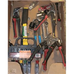 FLAT OF WRENCHS/SNIPS/NUT DRIVERS/ETC