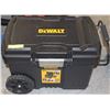 Image 1 : DEWALT 15GL TOOL CHEST