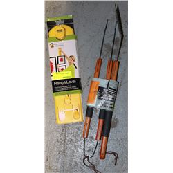 2 PCE BBQ SET AND PICTURE HANGING TOOL