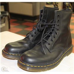 NEW DR. MARTENS AIRWALK BOOTS MENS SIZE 11