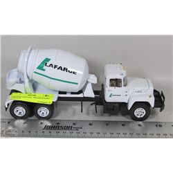 LAFARGE DIECAST  TRUCK SLIGHT DAMAGE