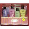 Image 1 : NEW CUPCAKE SHOP SCENTED BATH GIFT SET