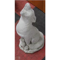 CONCRETE HOWLING WOLF STATUE