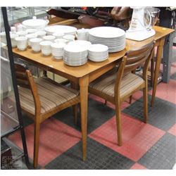 VINTAGE SOLID WOOD TABLE WITH 4 CHAIRS WITH