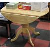 Image 1 : MAPLE DOULBLE DROP LEAF KITCHEN TABLE