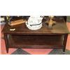 Image 1 : 40" BROWN COFFEE TABLE