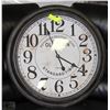 Image 1 : LARGE ROUND "OLD TOWN" CLOCK - 27" IN DIAMETER