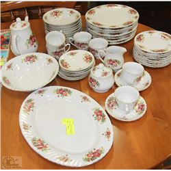 ENGLISH ROSE FINE BONE CHINA DINNER SERVICE WITH