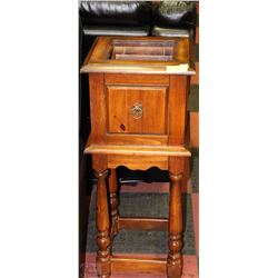 TALL WOODEN SQUARE PLANT STAND