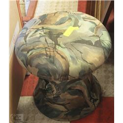 CAMOUFLAGE FOOT STOOL