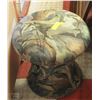 Image 1 : CAMOUFLAGE FOOT STOOL