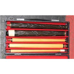 4PC POOL CUE IN CASE