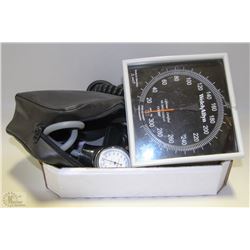 LOT OF 2 PROFESSIONAL BLOOD PRESSURE MACHINES