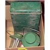 Image 1 : BOX WITH COLEMAN STOVE AND 2 LANTERNS