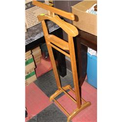 WOODEN CLOTHES VALET
