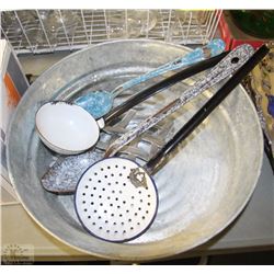 METAL BASIN WITH VINTAGE ENAMEL KITCHEN UTENSILS
