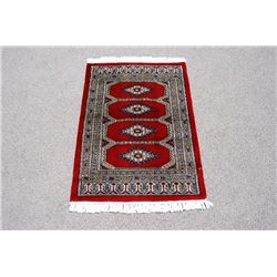 hand woven, Indian wool pile on cotton foundation Rug