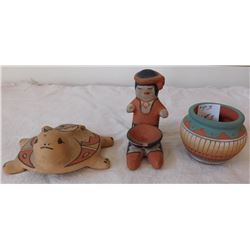 3 Pueblo Ceramic Items