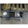 Image 1 : 800 Lb. Transmission Jack