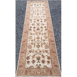 Very charming Sultan-Abad design Runner