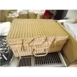 WICKER BASKET