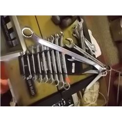 LOT OF ASSORTED WRENCHES