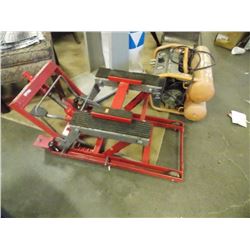 CREWLINE 1500LB FLOOR JACK