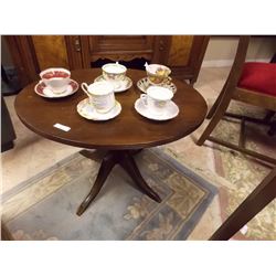 OVAL MAHOGANY SIDE TABLE