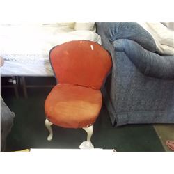VINTAGE UPHOLSTERED CHAIR - QUEEN ANNE LEGS