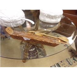 HAND CARVED INSENT HOLDER