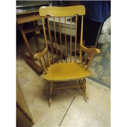 MAPLE ROCKING CHAIR
