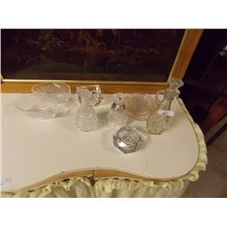 COLLECTABLE GLASSWARE - 11PC
