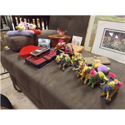 LOT MISC - ELEPHANTS, DISNEY AND MORE