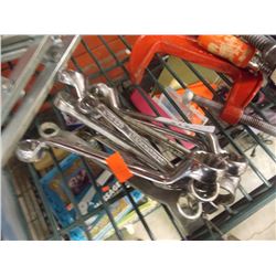 BUNDLE OF WRENCHES