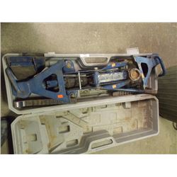 FLOOR JACK WITH JACK STANDS
