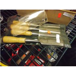 SET OF CHISELS - 4 PC