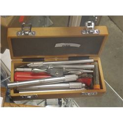 PECISION KNIFE SET IN BOX